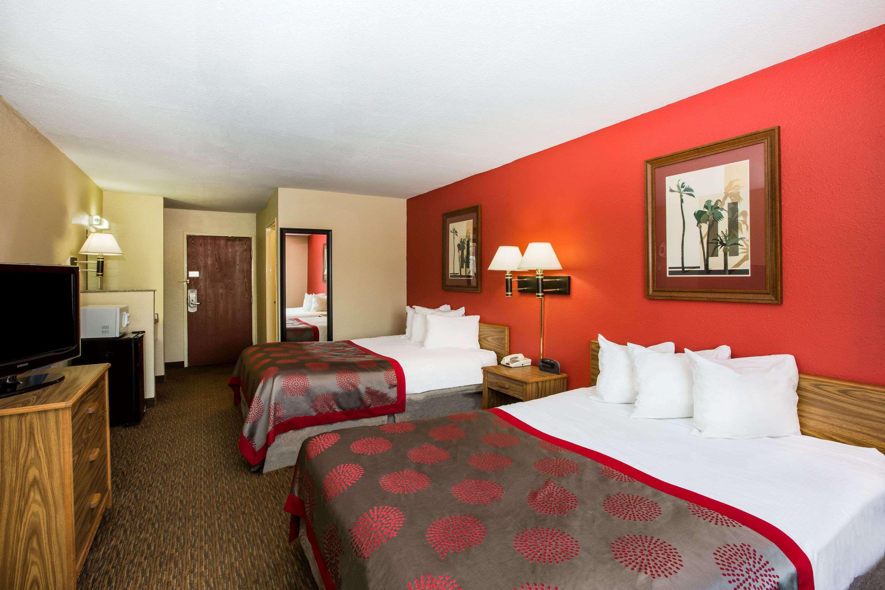 Ramada By Wyndham Sioux Falls Exterior foto